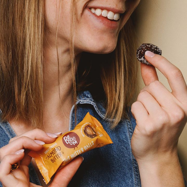 ENERGY BALLS | ALMOND BUTTER